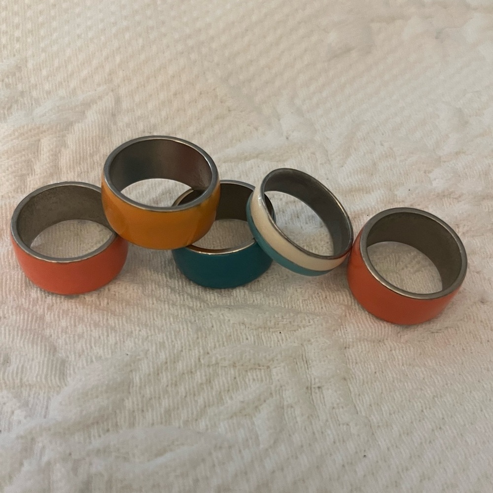 5 enamel rings